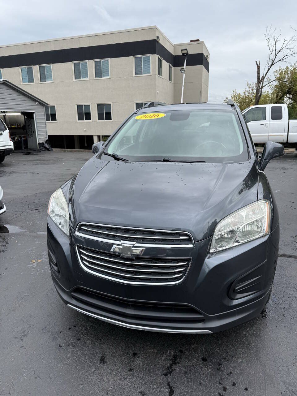 Used 2016 Chevrolet Trax LT w/ LT Sun and Sound Package AWD/4WD image 3