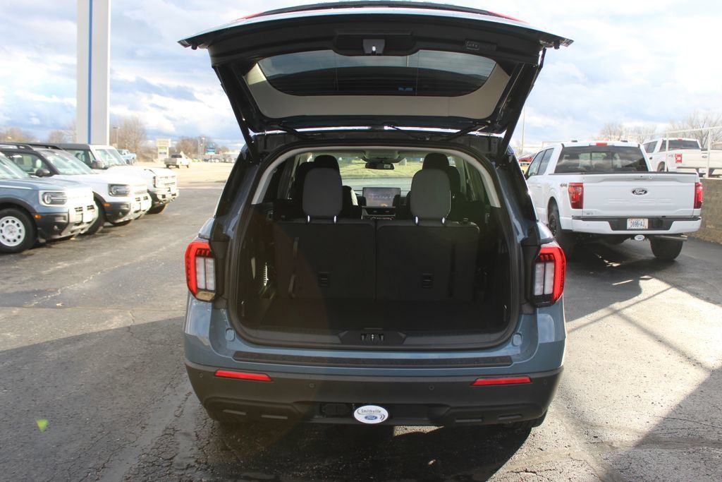 New 2026 Ford Explorer Active AWD/4WD image 18