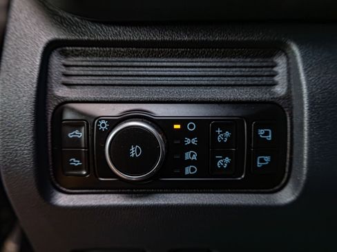 Used 2025 Ford F450 Platinum w/ FX4 Off-Road Package image 16