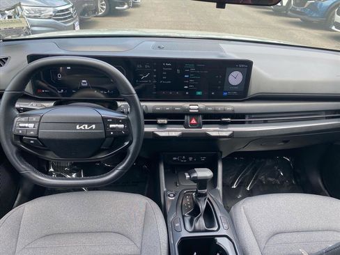 Used 2025 Kia K4 EX FWD image 11