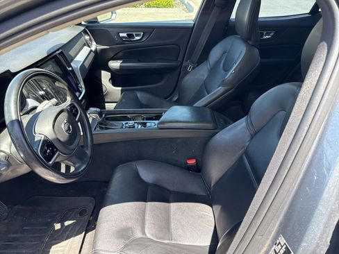Used 2019 Volvo S60 T6 Momentum w/ Premium Package AWD/4WD image 9