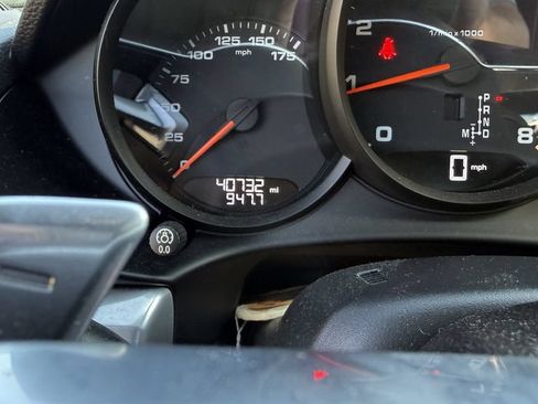 Used 2018 Porsche 718 Boxster RWD image 5
