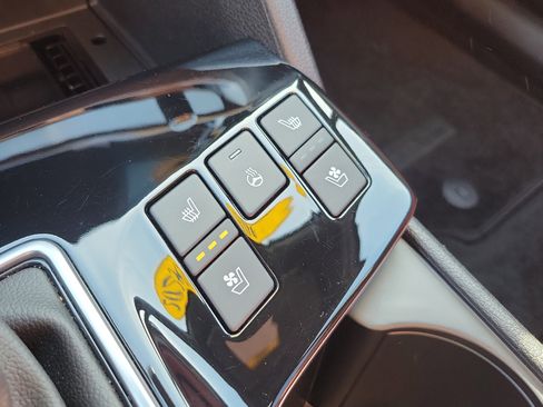 Certified 2025 Kia Sportage SX image 38