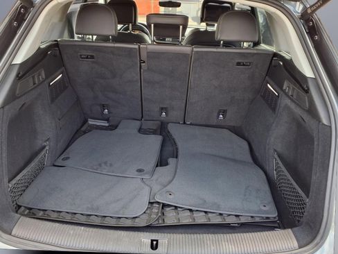 Used 2023 Audi Q5 2.0T Prestige w/ Prestige Package image 7