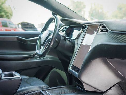 Used 2017 Tesla Model X 90D AWD/4WD image 11