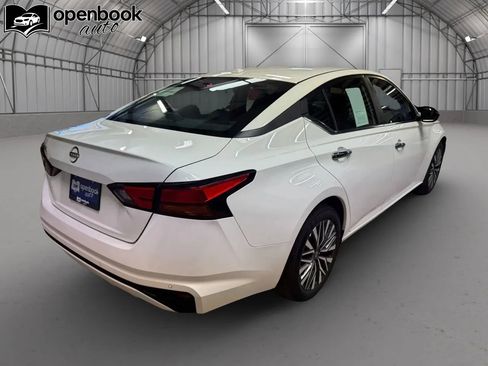 Used 2025 Nissan Altima 2.5 SV FWD image 5