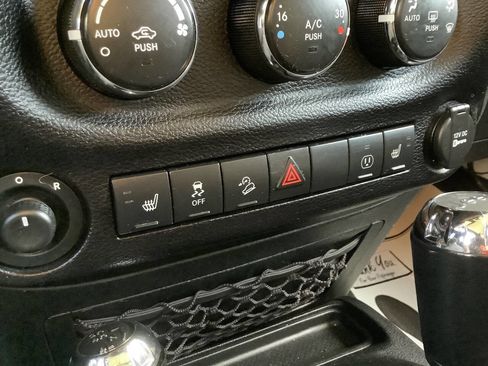 Used 2013 Jeep Wrangler Sahara w/ Connectivity Group image 37