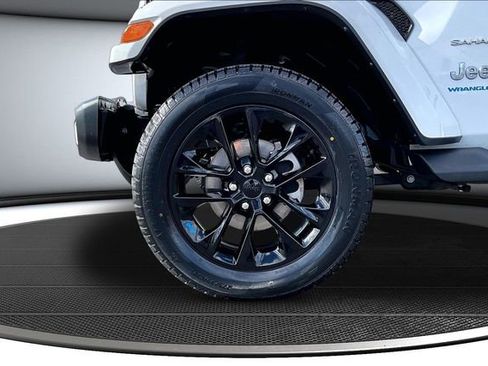 Used 2023 Jeep Wrangler Unlimited Sahara image 33