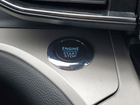 Used 2023 Ford Explorer XLT w/ Equipment Group 202A image 32