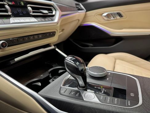 Used 2020 BMW 330i xDrive Sedan w/ Premium Package image 19