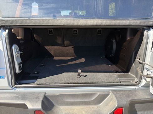 Used 2023 Jeep Wrangler Unlimited w/ Cold Weather Group AWD/4WD image 17