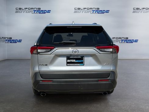 Used 2021 Toyota RAV4 XLE FWD image 6