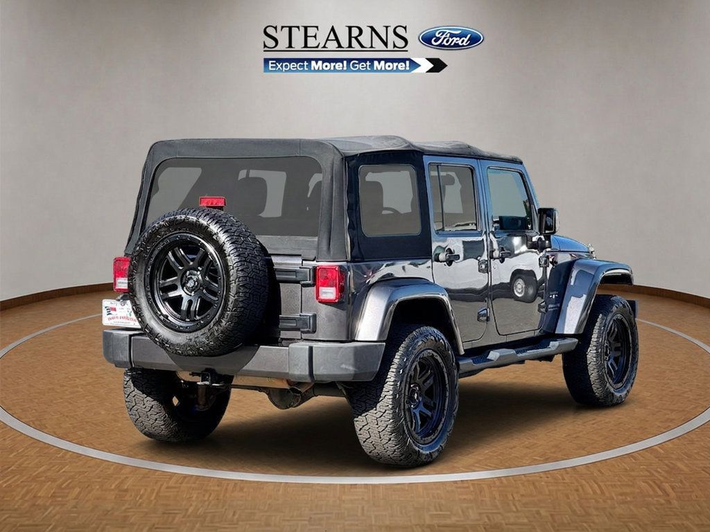 Used 2017 Jeep Wrangler Unlimited Sahara w/ Connectivity Group AWD/4WD image 16