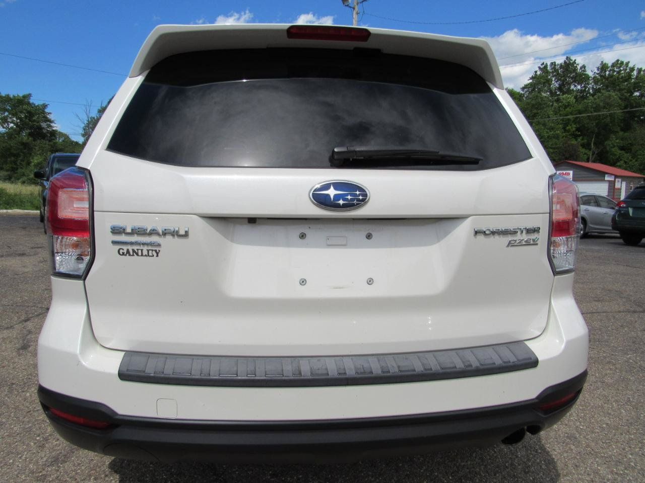 Used 2017 Subaru Forester 2.5i Limited AWD/4WD image 6