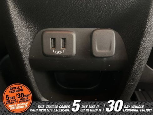 Certified 2022 Chevrolet Colorado Z71 w/ Z71 Midnight Edition image 18