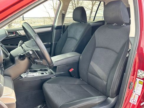 Used 2017 Subaru Outback 2.5i Premium image 18