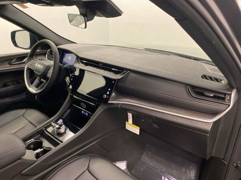 New 2026 Jeep Grand Cherokee Limited w/ Limited Altitude Package AWD/4WD image 25
