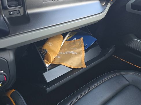 Certified 2022 Ford Bronco Badlands w/ Sasquatch Package image 33