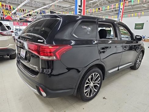 Used 2018 Mitsubishi Outlander SE image 6