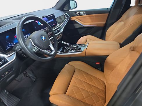 Used 2025 BMW X5 xDrive50e w/ Executive Package AWD/4WD image 13