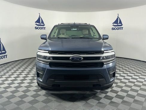 Used 2022 Ford Expedition XLT image 2