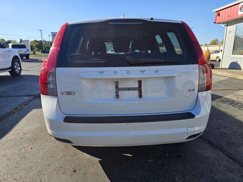 Used 2010 Volvo V50 2.4i image 8