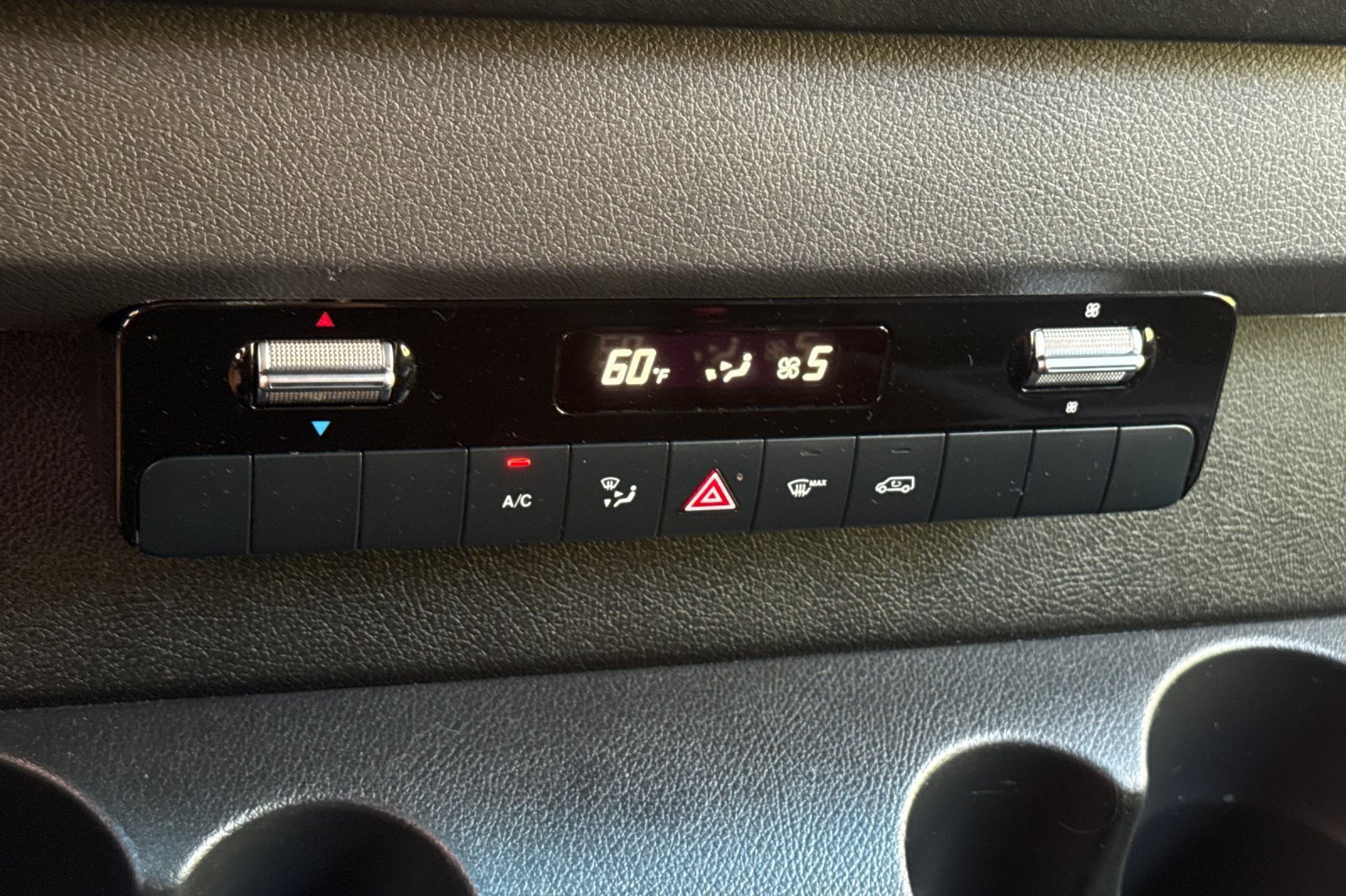 Used 2025 Mercedes-Benz Sprinter 2500 image 27