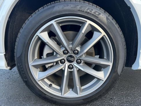 Certified 2025 Audi Q3 2.0T Premium w/ Black Optic Sport Package image 11