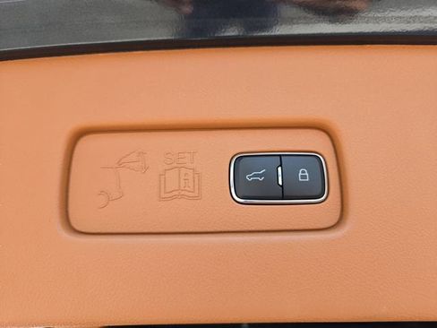 Used 2020 Lincoln Aviator Black Label w/ Dynamic Handling Package AWD/4WD image 42