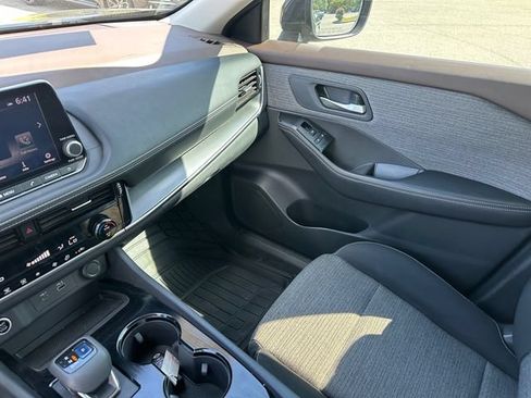 Used 2022 Nissan Rogue SV FWD image 28