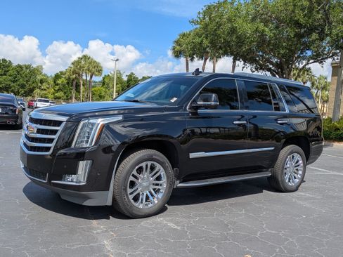 Used 2018 Cadillac Escalade 2WD image 2