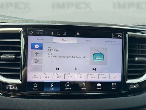 Used 2024 Chrysler Pacifica Touring-L FWD image 21