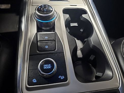 Used 2022 Ford Explorer XLT w/ Equipment Group 202A image 21