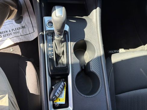 Used 2022 Nissan Altima 2.5 S image 23