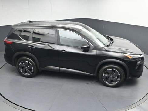 Certified 2024 Nissan Rogue SV image 34
