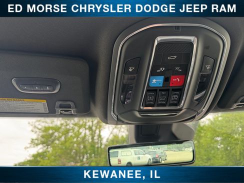 Used 2024 Jeep Grand Cherokee L Limited w/ Luxury Tech Group II AWD/4WD image 32