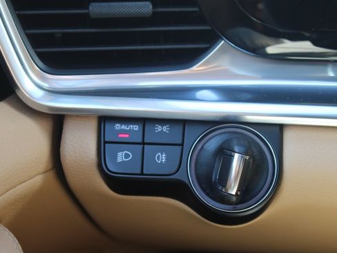 Used 2023 Porsche Panamera 4 image 17