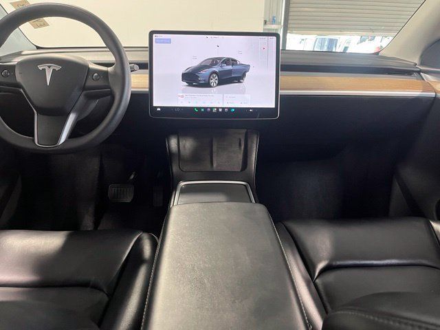 Used 2024 Tesla Model Y Long Range AWD/4WD image 21