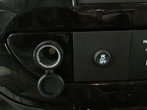 Used 2019 GMC Savana 2500 Extended w/ Enhanced Convenience Package image 31