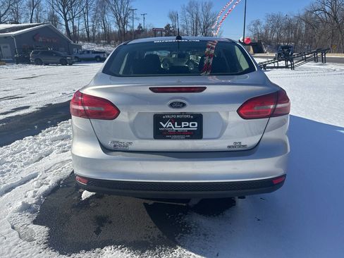 Used 2016 Ford Focus SE image 9