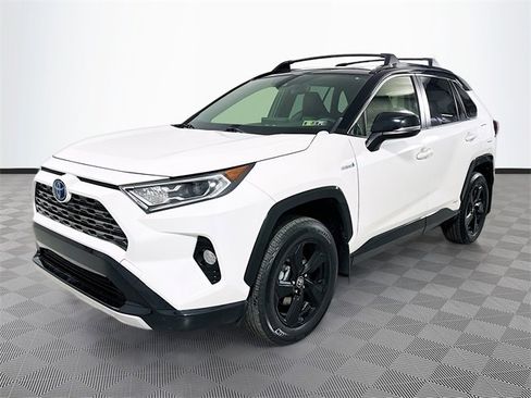 Used 2021 Toyota RAV4 XSE image 3
