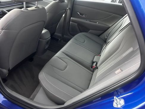 Used 2025 Hyundai Elantra SEL FWD image 15