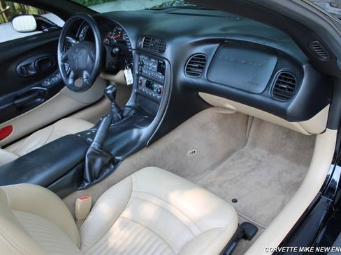 Used 2002 Chevrolet Corvette Convertible w/ Preferred Equipment Group2 image 38