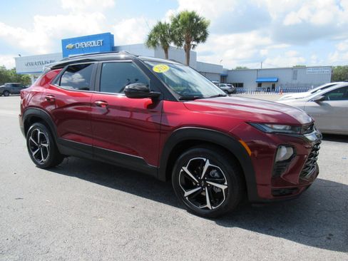 Used 2023 Chevrolet TrailBlazer RS w/ Sun and Liftgate Package FWD image 5