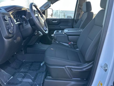 Used 2025 Chevrolet Silverado 2500 W/T w/ WT/CX Safety Package image 12