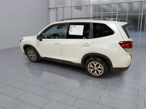 Used 2021 Subaru Forester Premium image 6