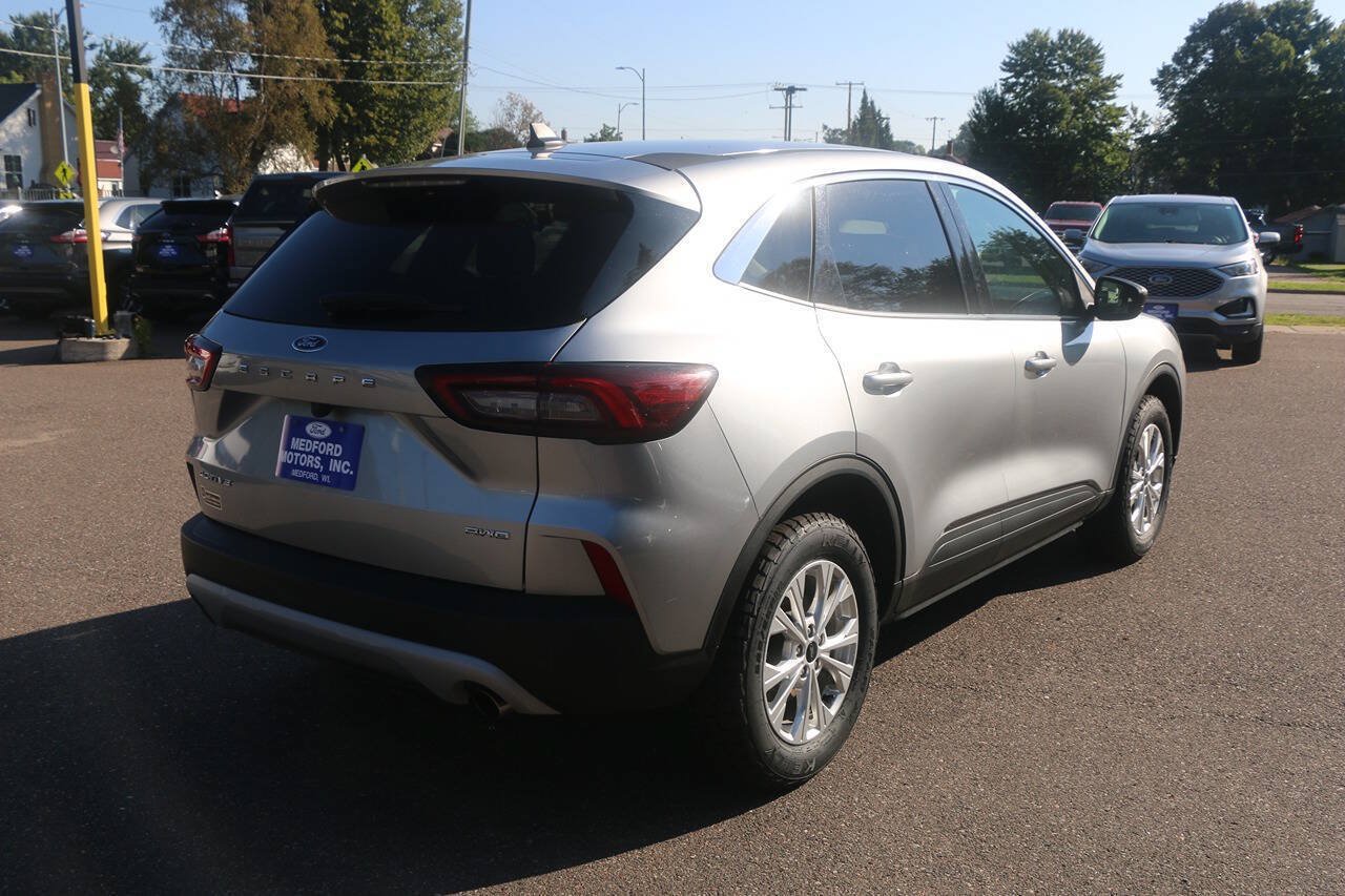 Certified 2024 Ford Escape Active AWD/4WD image 3