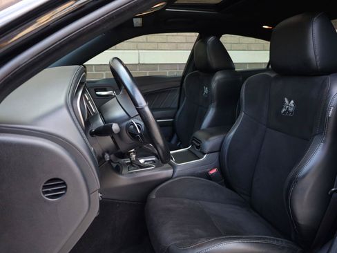 Used 2019 Dodge Charger Scat Pack w/ Plus Group RWD image 17