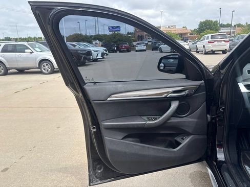 Used 2016 BMW X1 xDrive28i AWD/4WD image 6