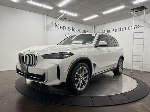 Used 2024 BMW X5 xDrive40i w/ Parking Assistance Package AWD/4WD image 3